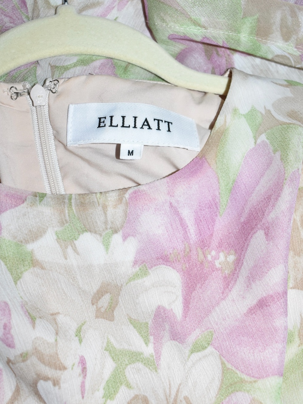 🌸 Elliatt Lacinda Floral Ruffle Tie Waist Asymmetric Gown – Size M 🌸 - Picture 8 of 8